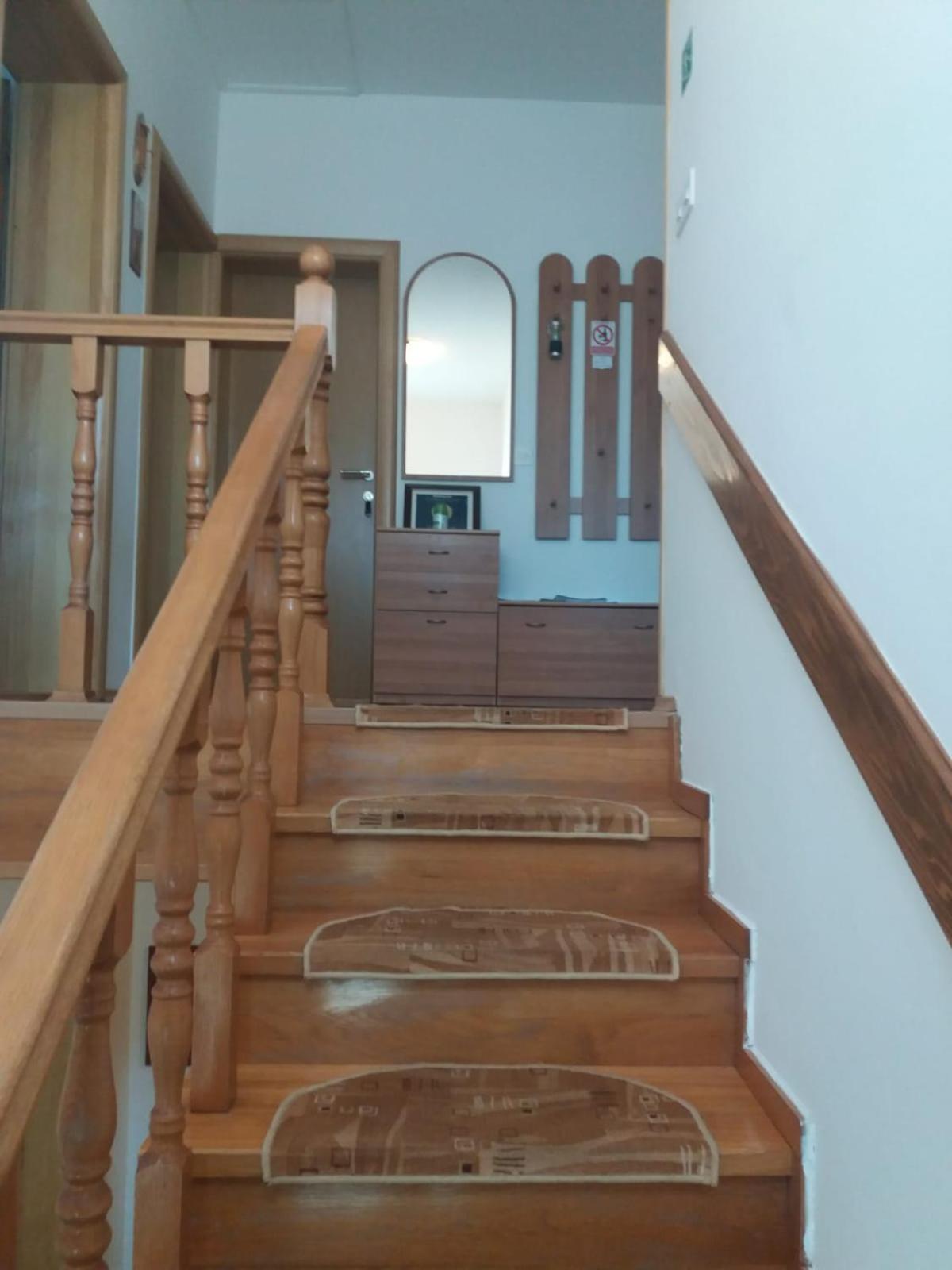 Guesthouse Tomas Catrnja Екстер'єр фото
