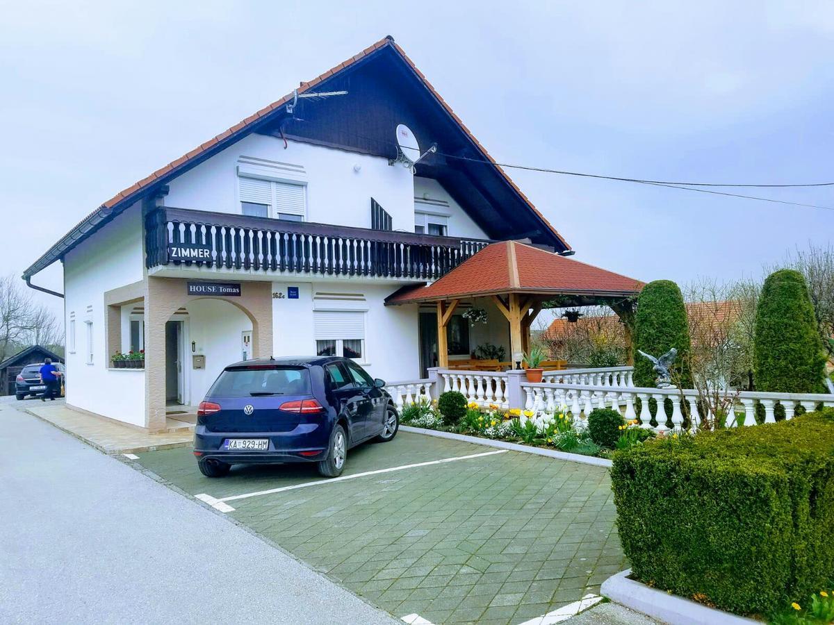 Guesthouse Tomas Catrnja Екстер'єр фото